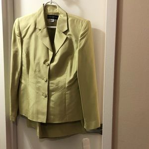 NWT 100% Silk 2-Piece Suit